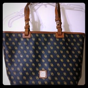 Dooney & Bourke Tote